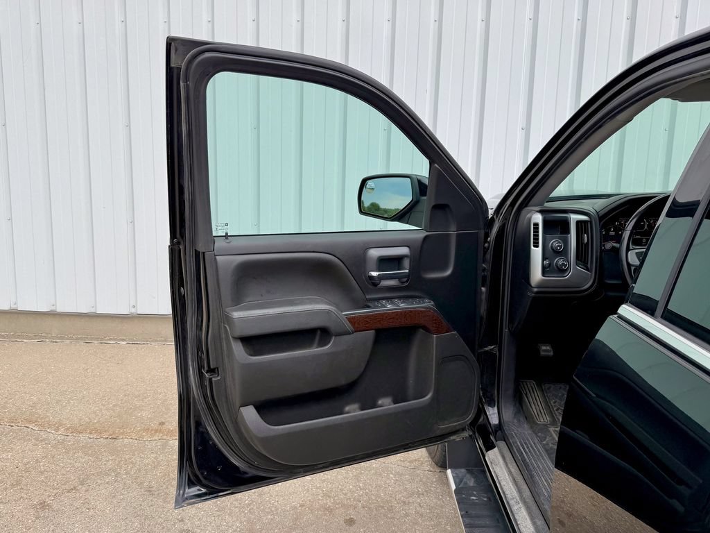 Used 2018 GMC Sierra 1500 SLE w/ Suspension Package, Off-Road AWD/4WD image 14