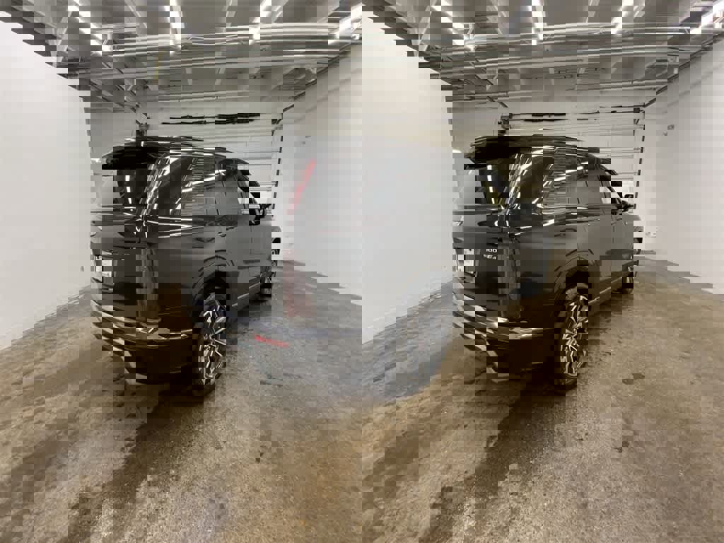 Certified 2026 Cadillac Vistiq Sport image 6