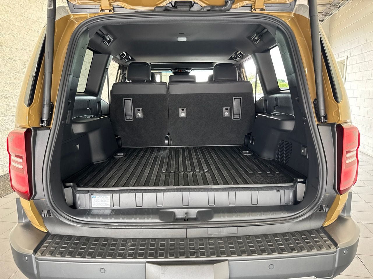 Certified 2025 Toyota Land Cruiser w/ Premium Package AWD/4WD image 9