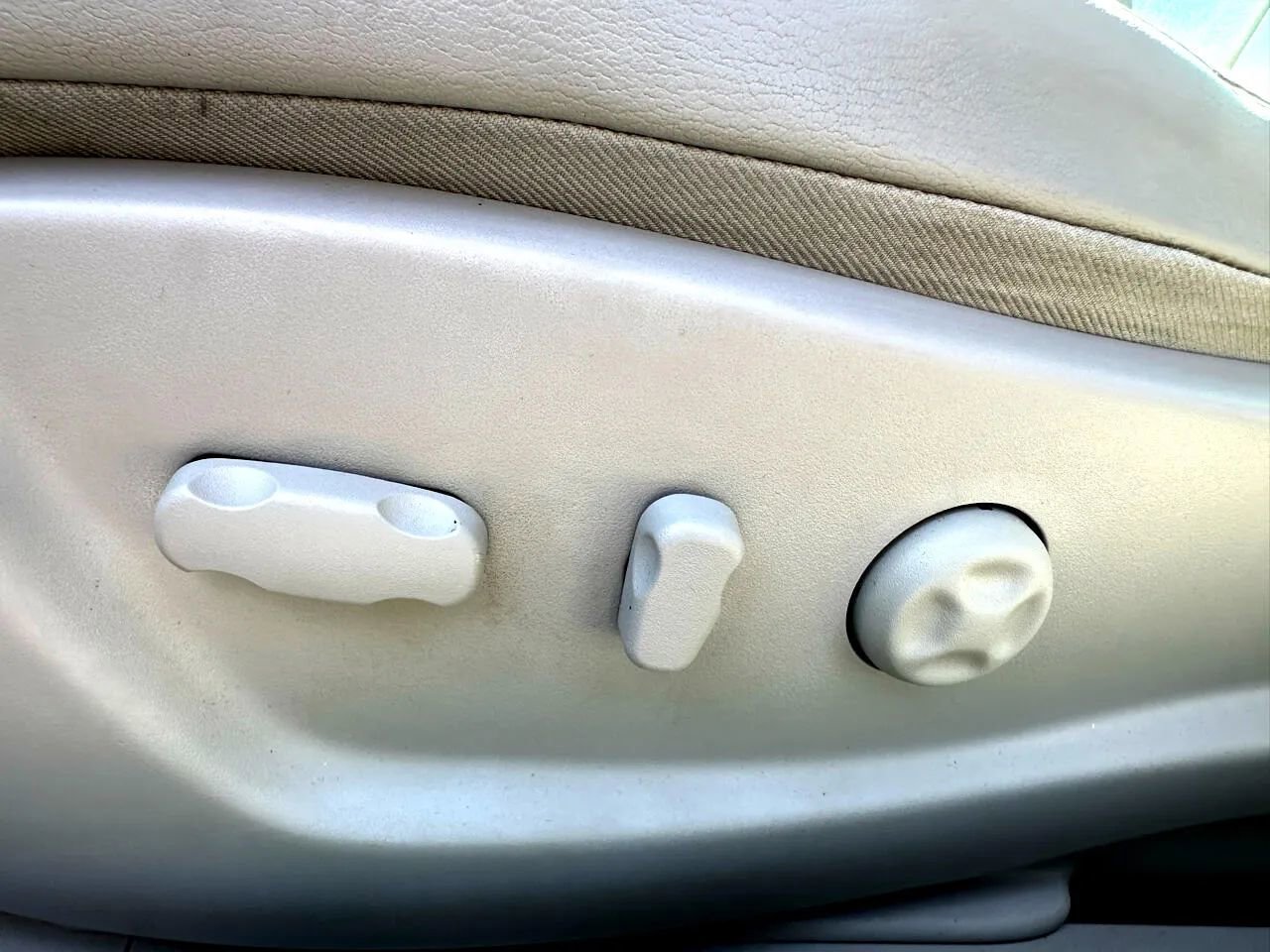 Used 2006 Cadillac DTS Performance w/ Sun And Sound Package image 13