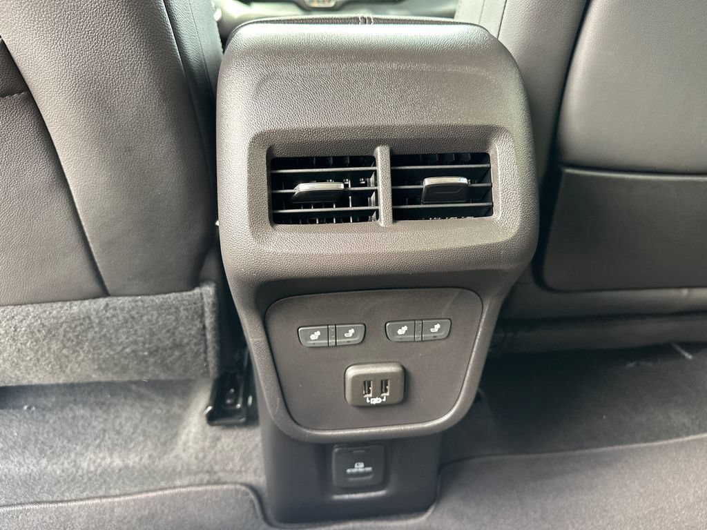 Used 2024 GMC Terrain Denali w/ Denali Premium Package AWD/4WD image 23