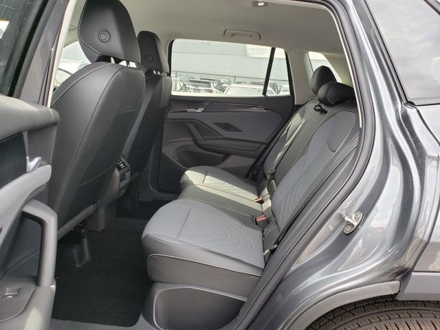 New 2026 Volkswagen Tiguan SE image 7