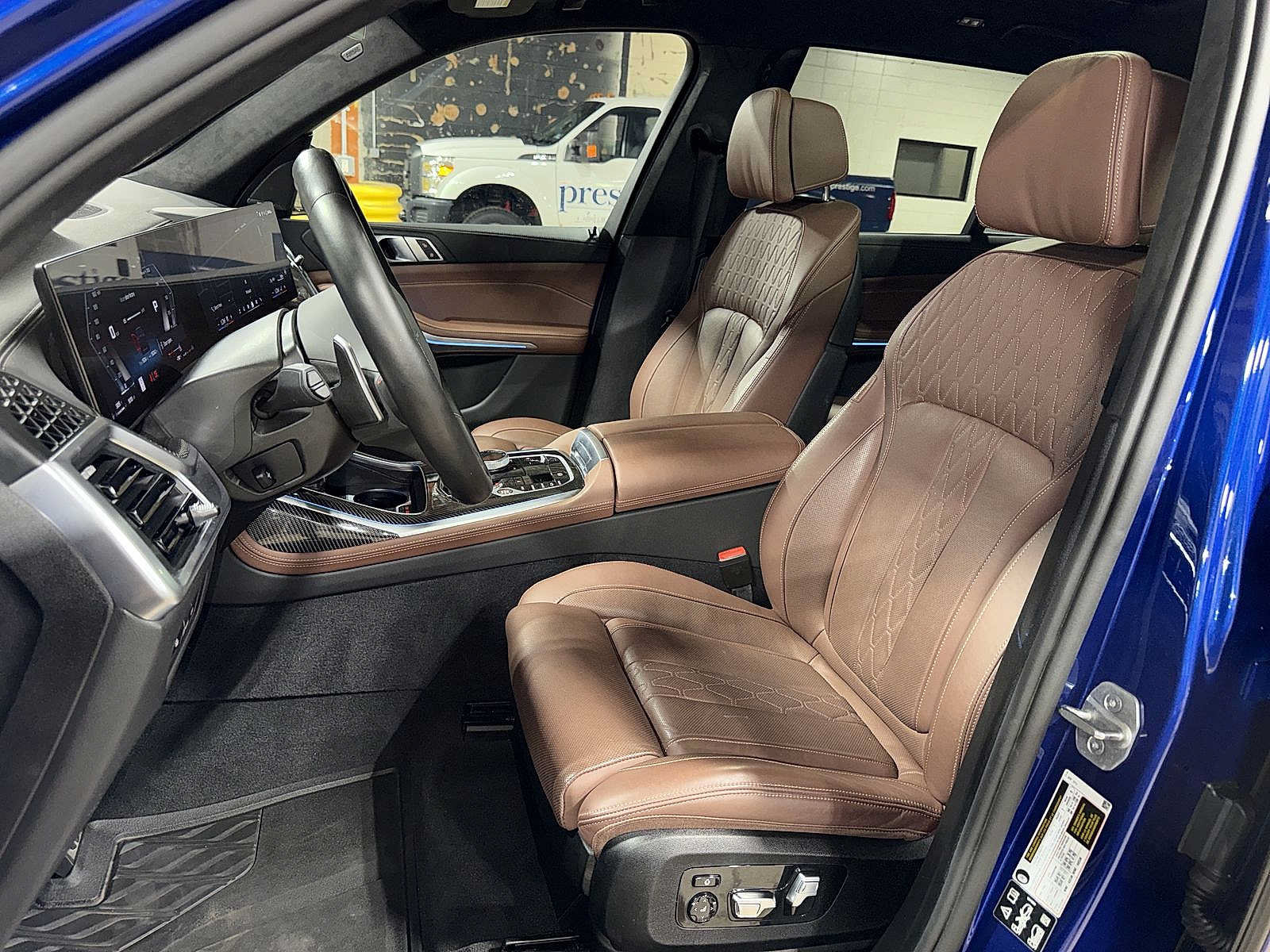 Used 2025 BMW X7 M60i w/ Executive Package AWD/4WD image 14