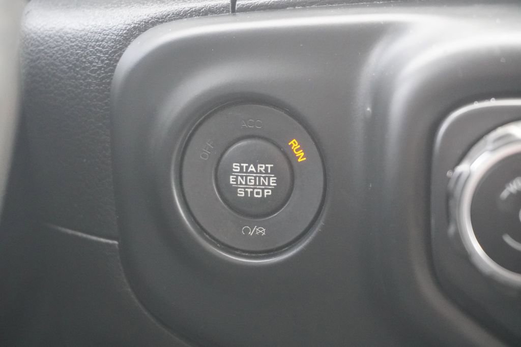 Used 2018 Jeep Wrangler Unlimited Sahara image 26