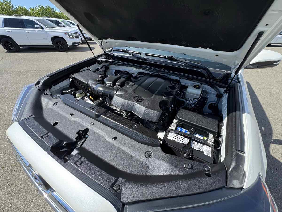 Used 2018 Toyota 4Runner Limited AWD/4WD image 40