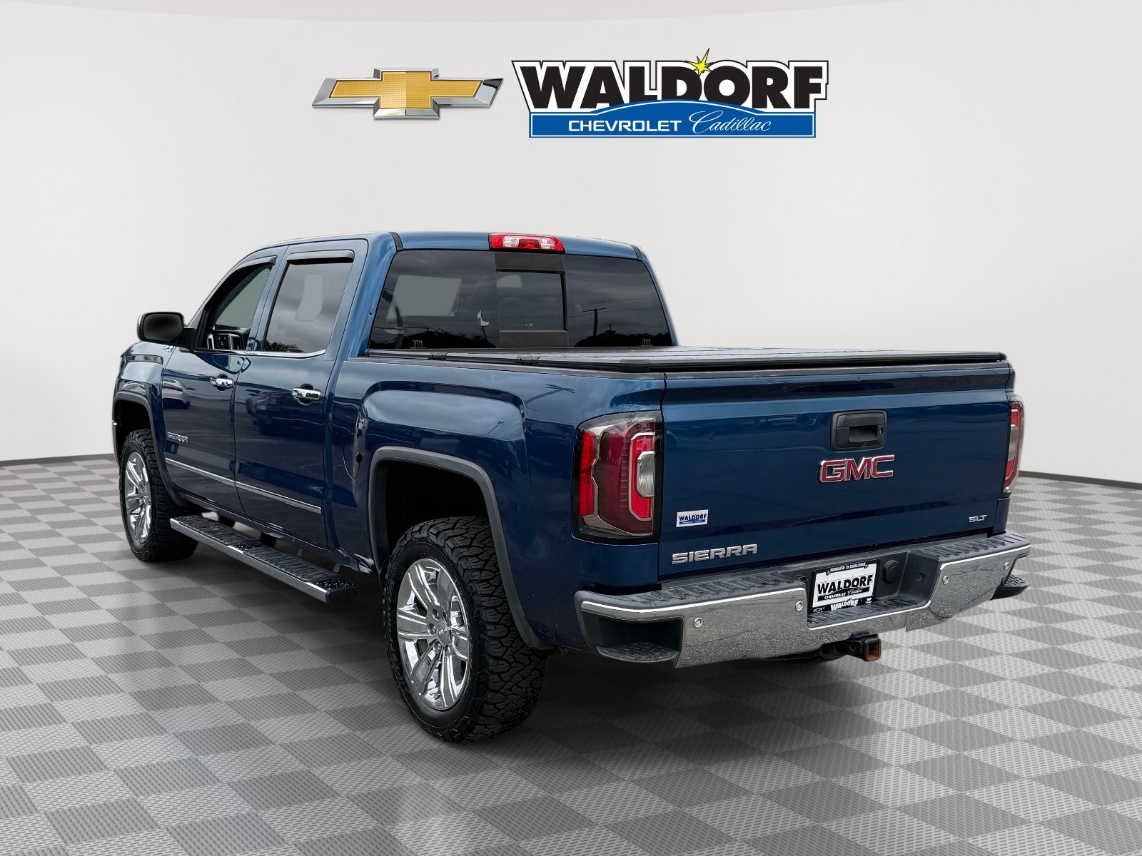 Used 2018 GMC Sierra 1500 SLT AWD/4WD image 4