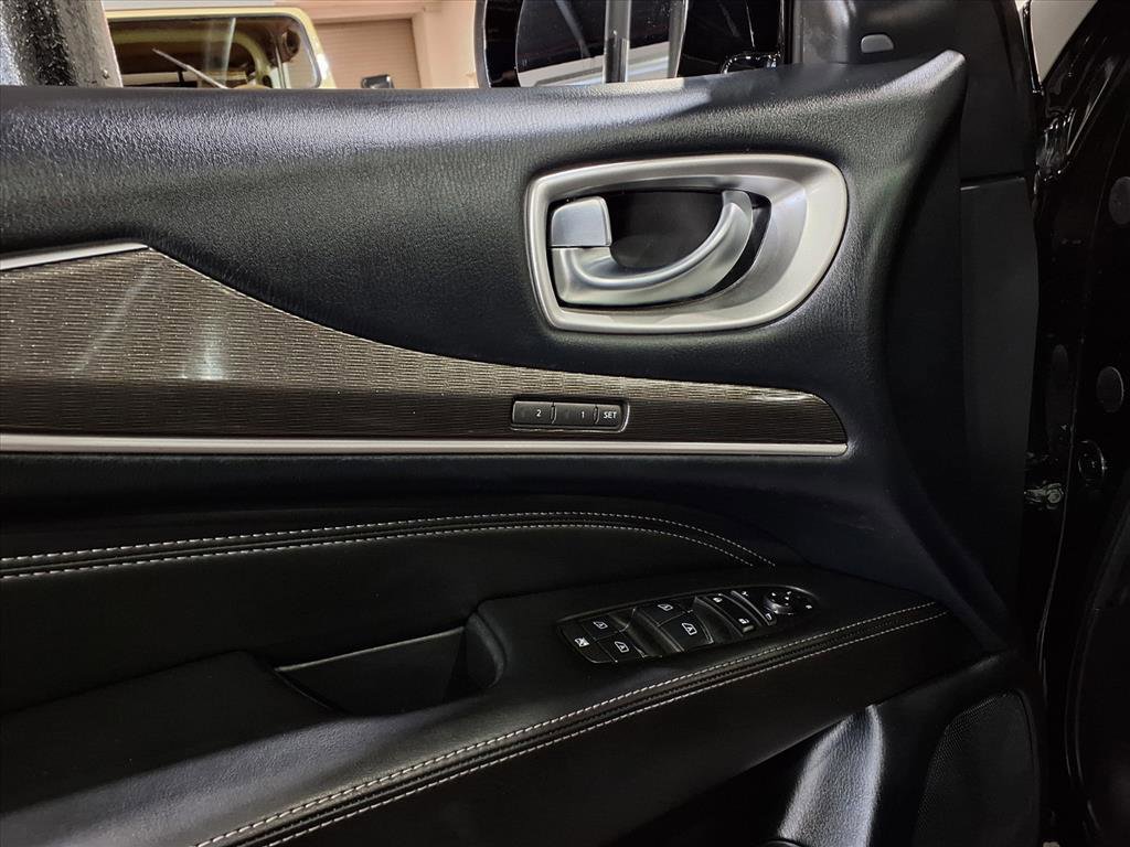 Used 2019 INFINITI QX60 Luxe w/ Essential Package image 19