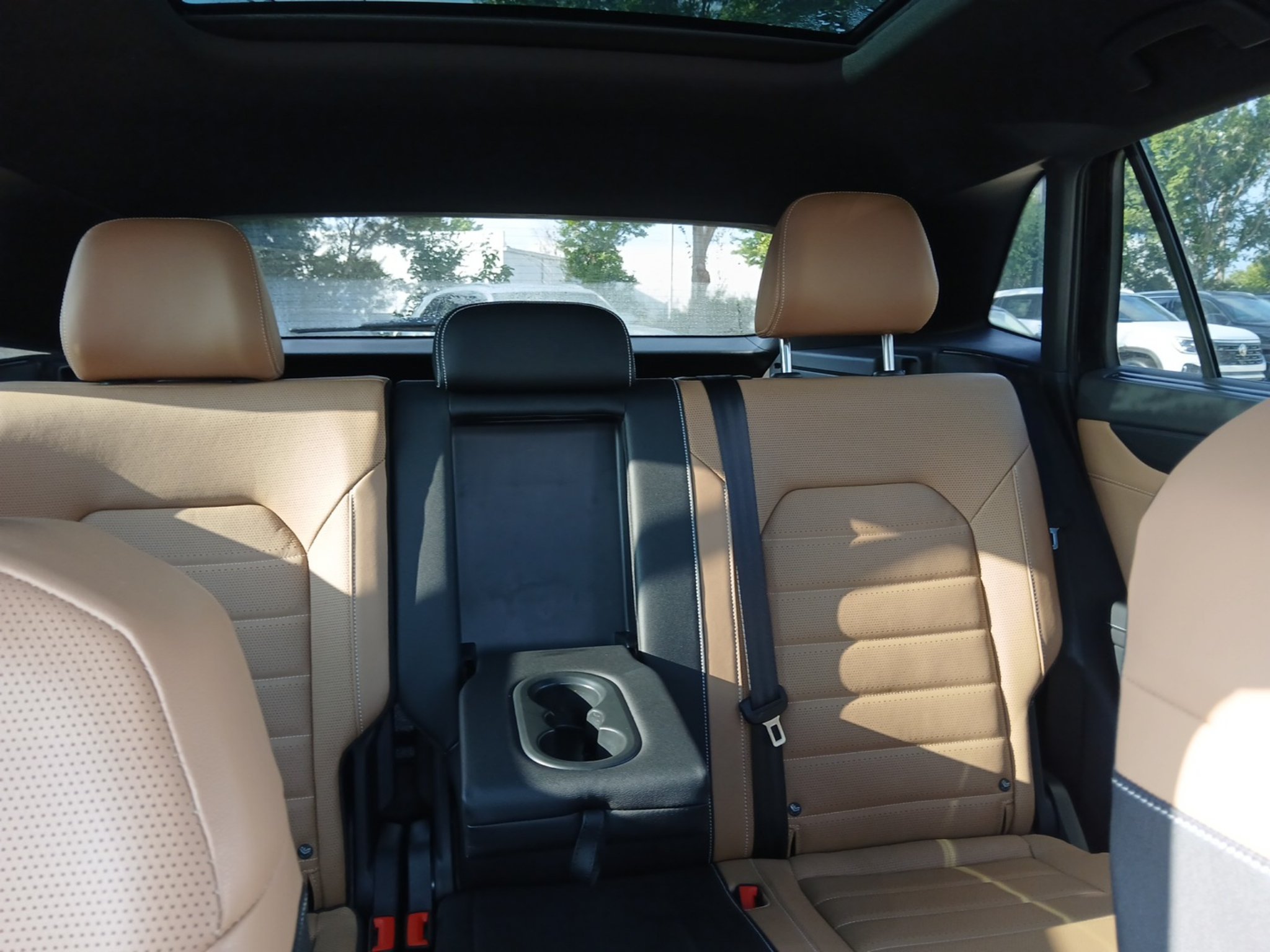 Certified 2025 Volkswagen Atlas Cross Sport SEL AWD/4WD image 29