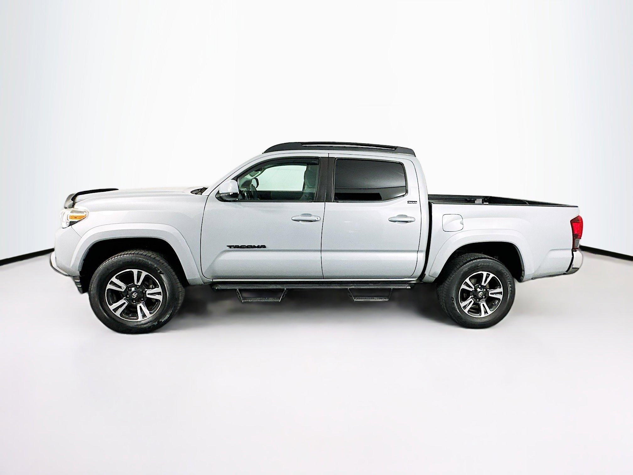 Used 2019 Toyota Tacoma SR5 image 4