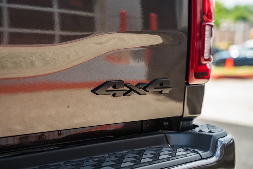 New 2026 RAM 2500 Limited AWD/4WD image 9