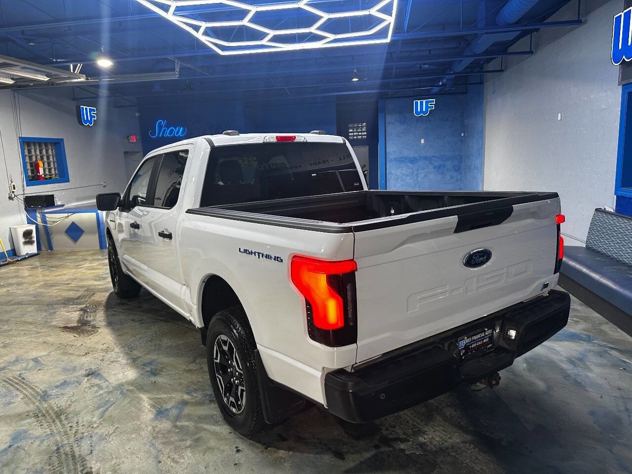 Used 2022 Ford F150 Lightning Pro image 12