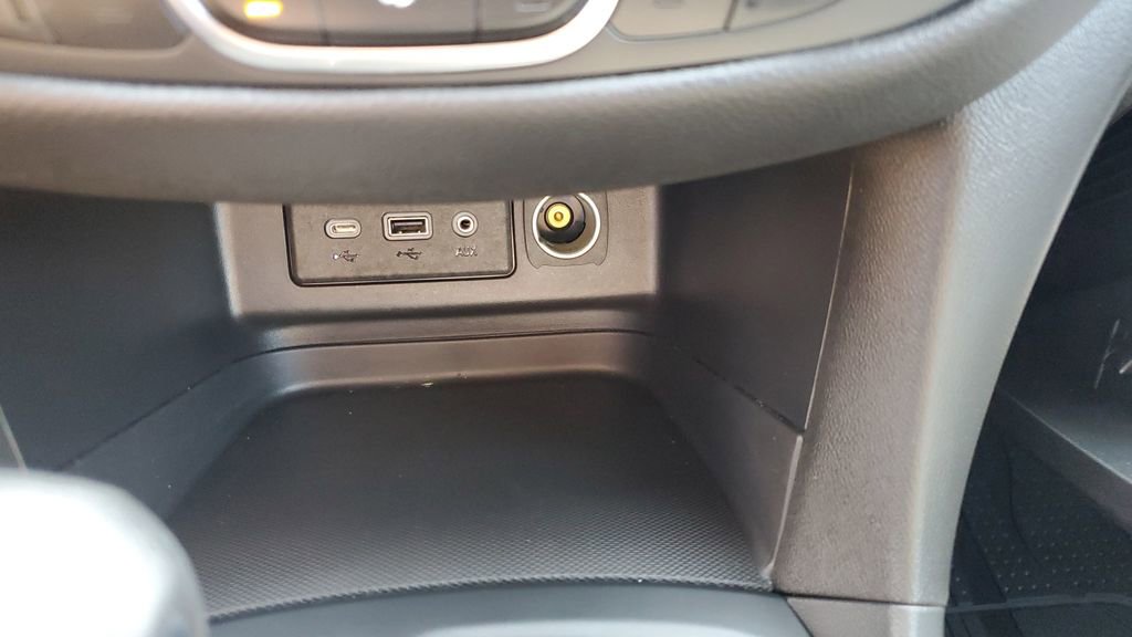 Used 2023 Chevrolet Equinox LT image 18