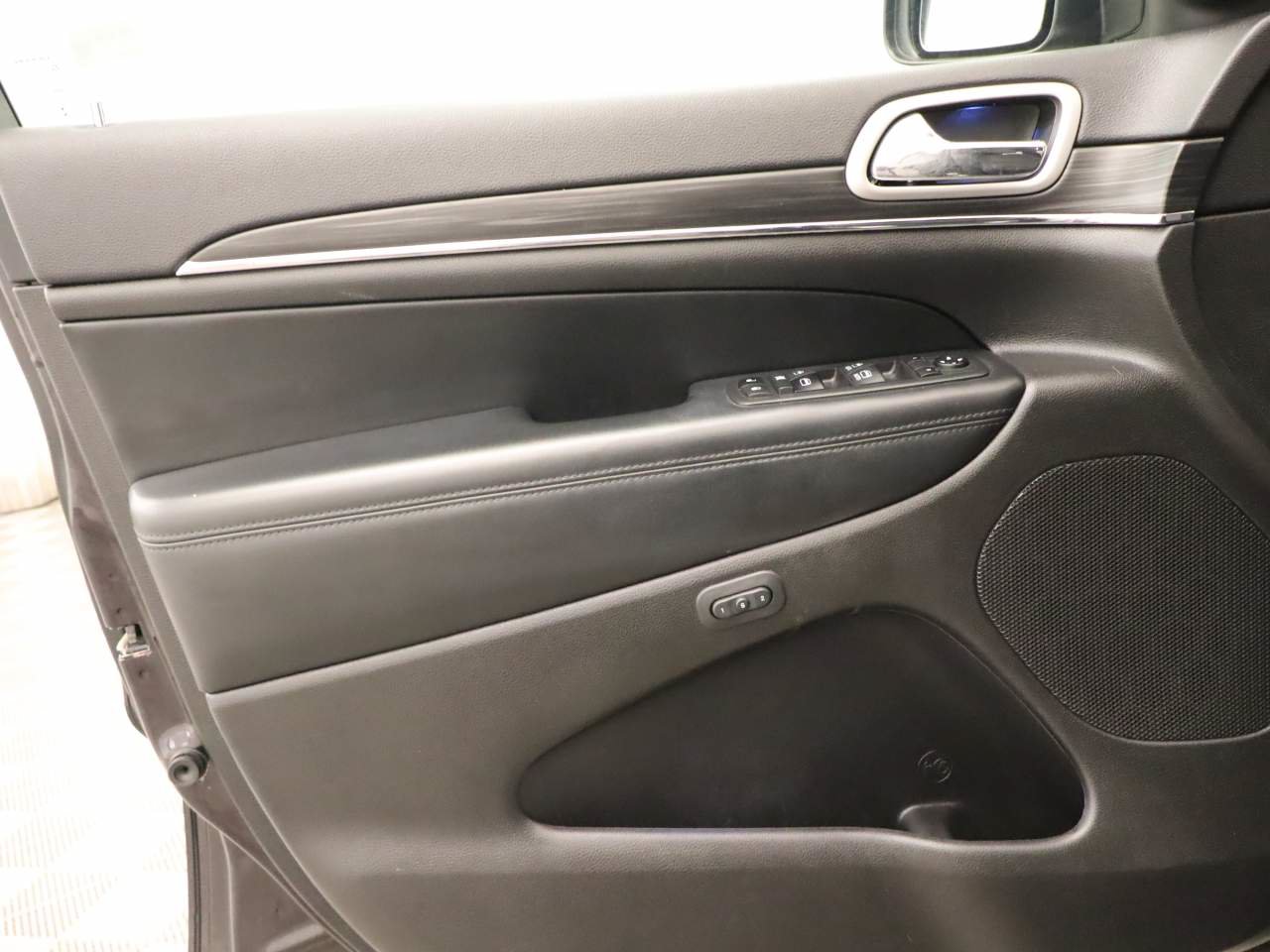 Used 2021 Jeep Grand Cherokee Limited RWD image 17