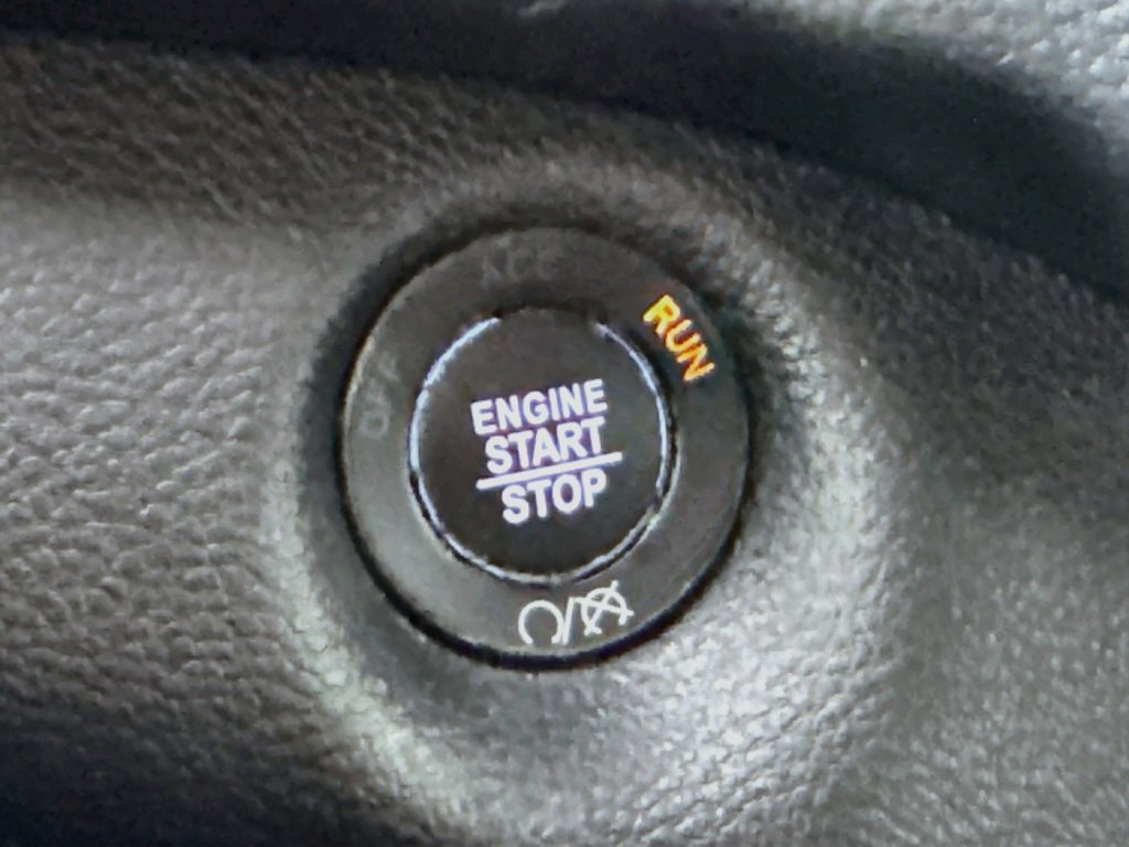 Used 2019 Jeep Cherokee Latitude Plus FWD image 20