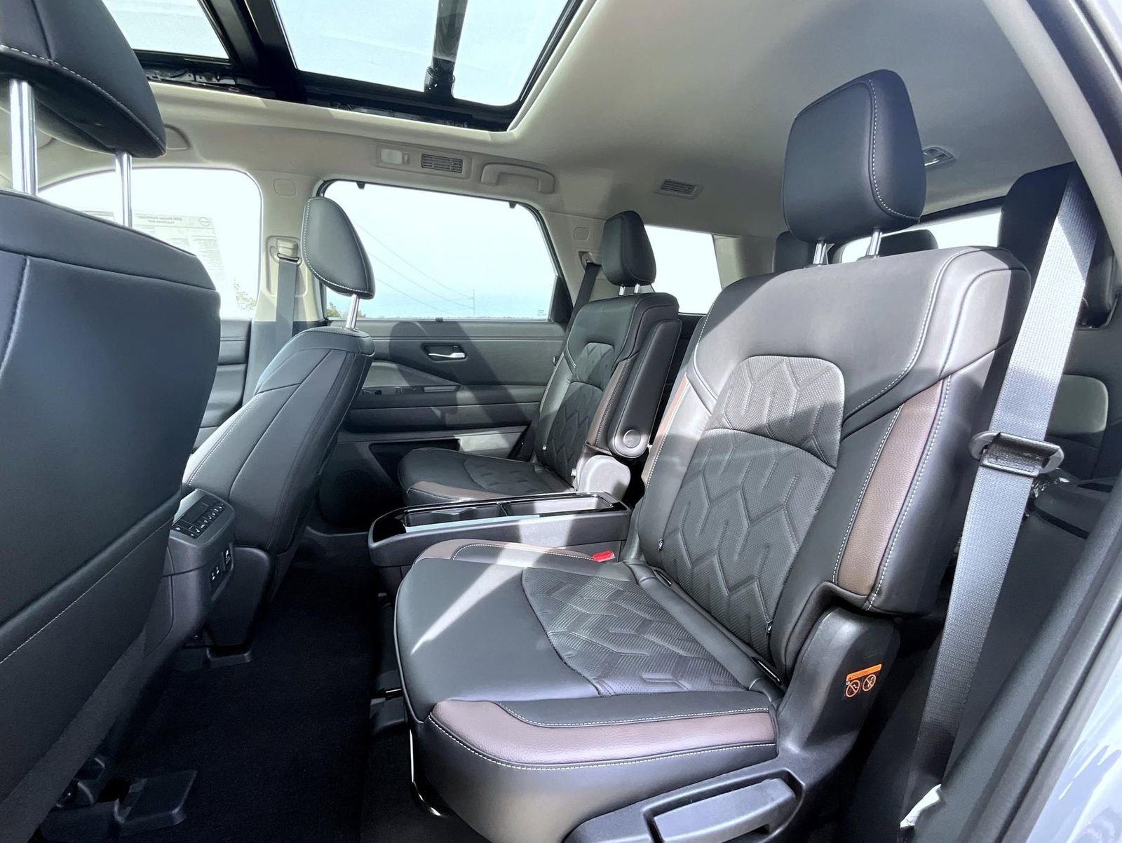 New 2026 Nissan Pathfinder Platinum AWD/4WD image 12