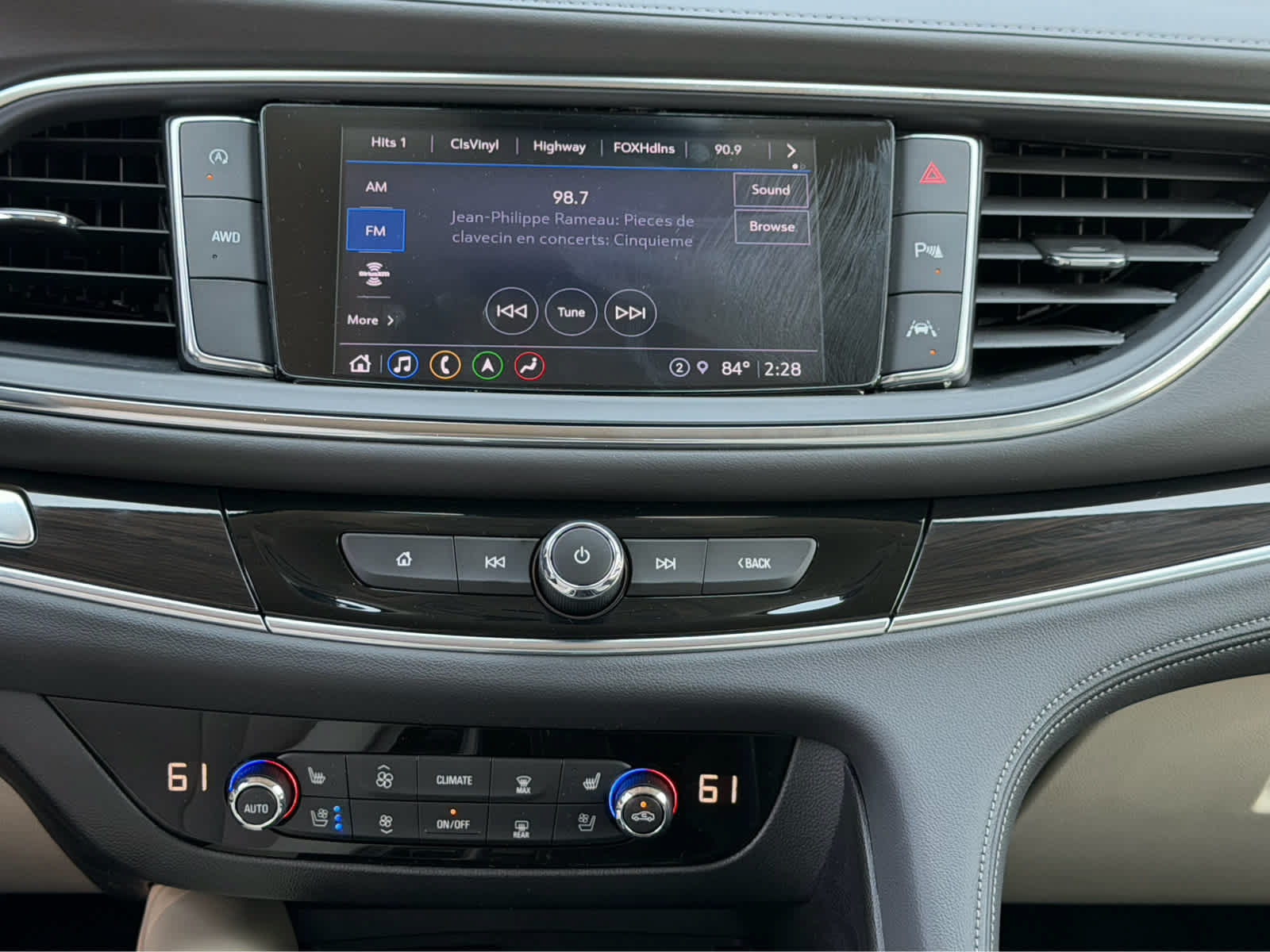 Used 2022 Buick Enclave Premium w/ Surround and Sites Package AWD/4WD image 23