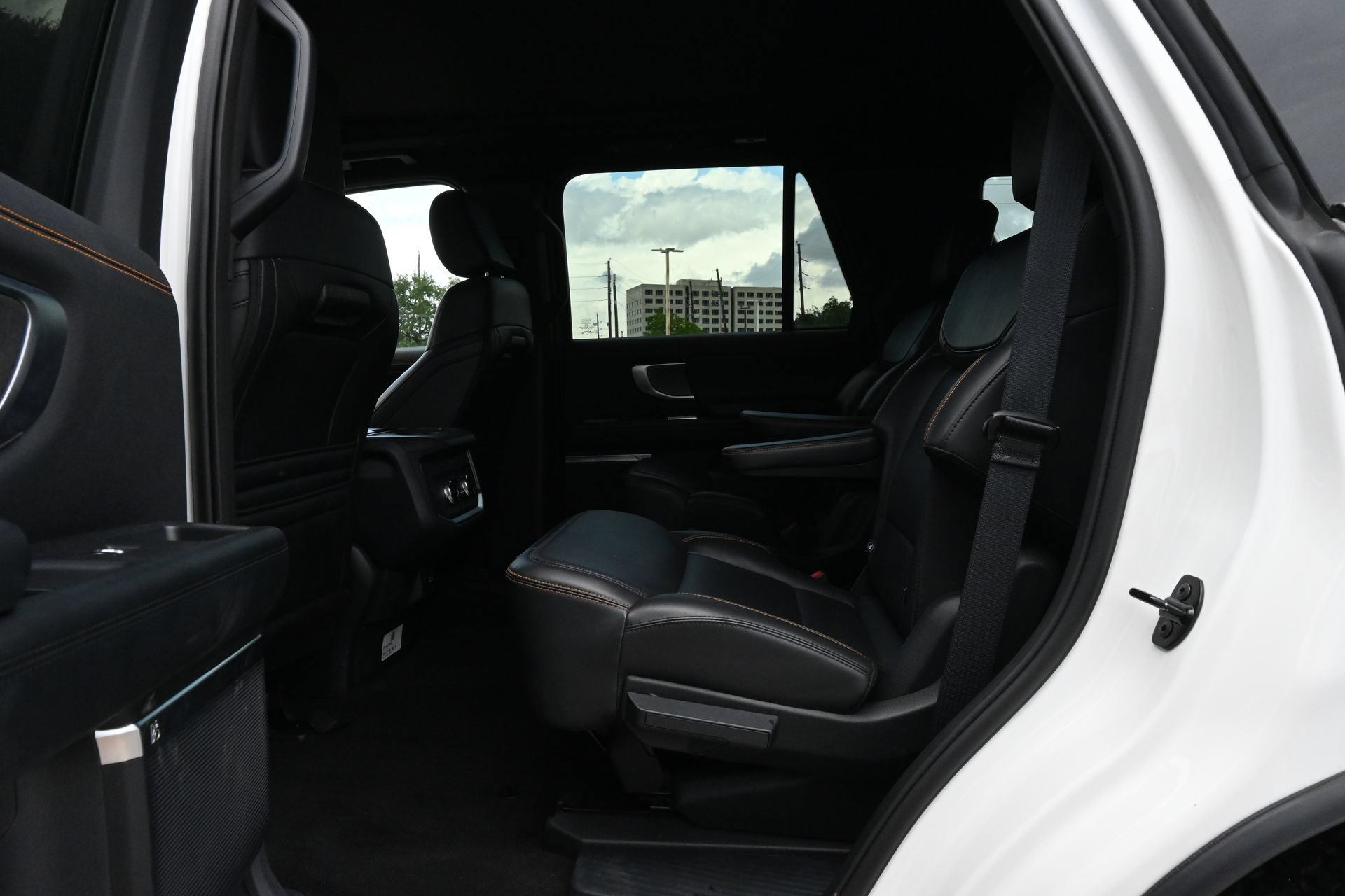 Used 2025 Ford Expedition Tremor AWD/4WD image 21