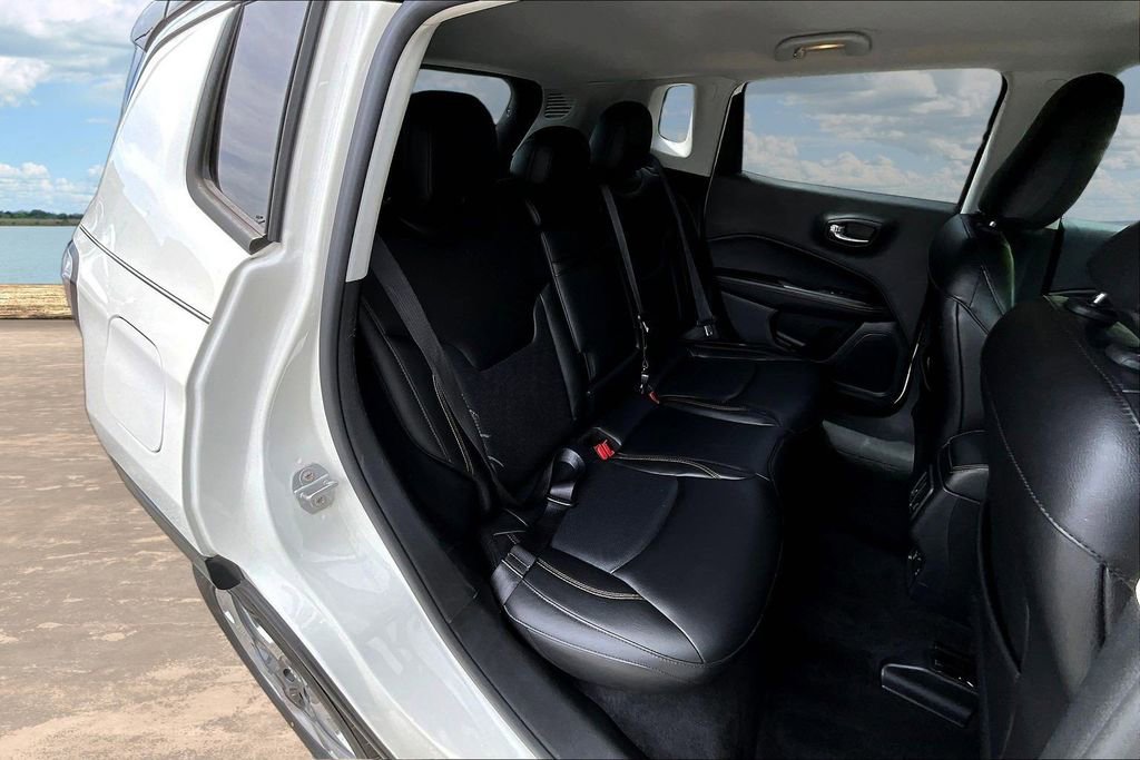 Used 2018 Jeep Compass Limited w/ Navigation Group AWD/4WD image 27