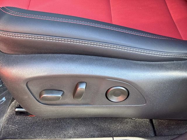 Used 2025 Chevrolet Equinox EV RS image 28