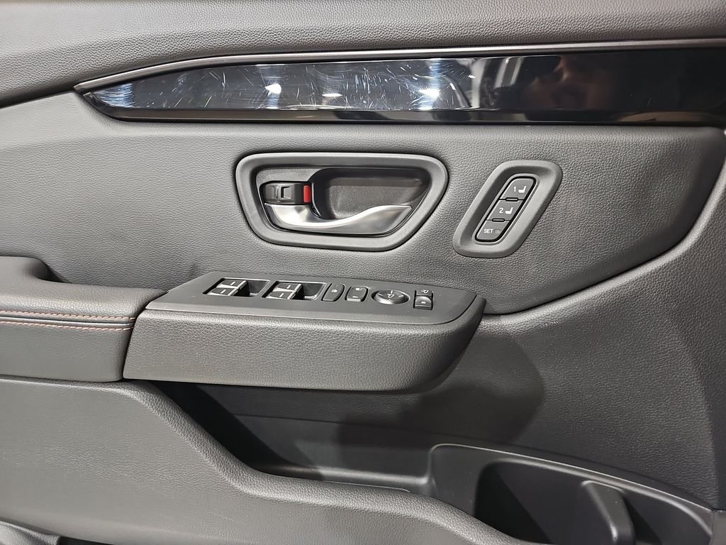 Used 2023 Honda Pilot TrailSport image 29