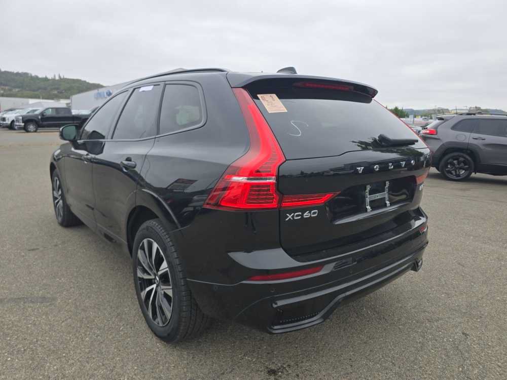 Used 2023 Volvo XC60 B5 Plus AWD/4WD image 9