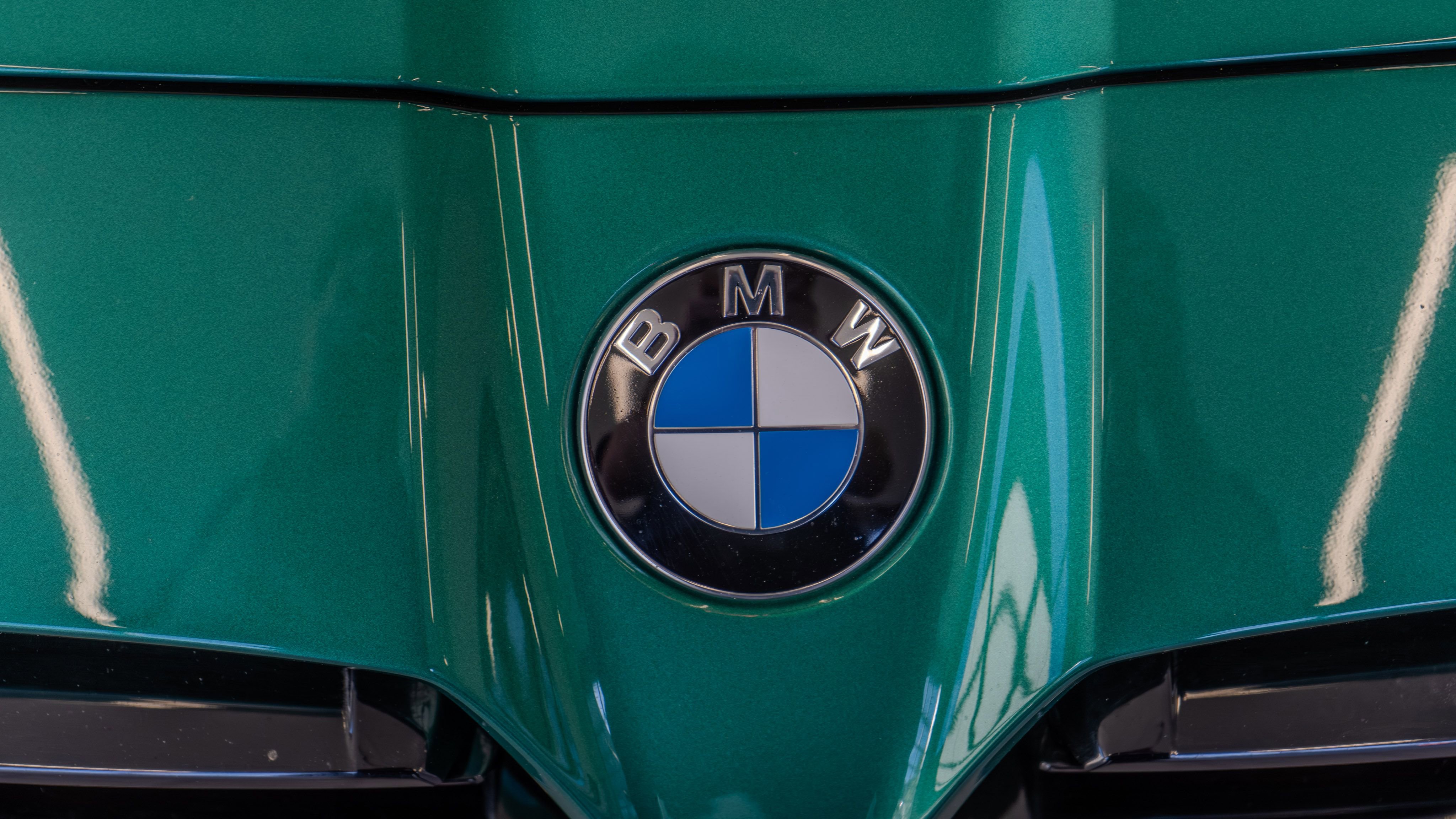 Used 2021 BMW M4 Competition w/ M Carbon Exterior Package image 5