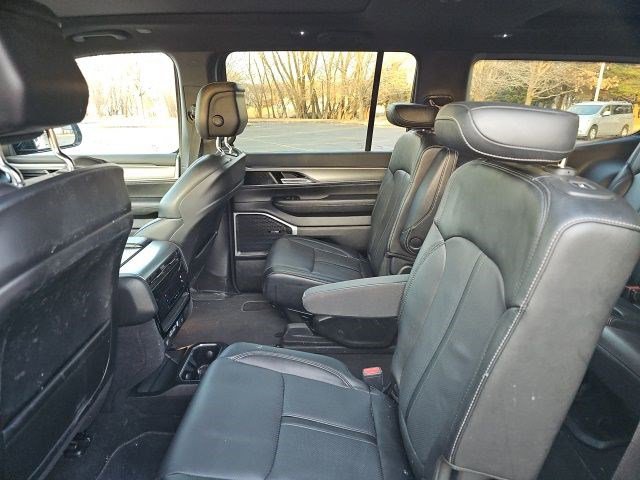 Used 2023 Jeep Wagoneer Series II image 18