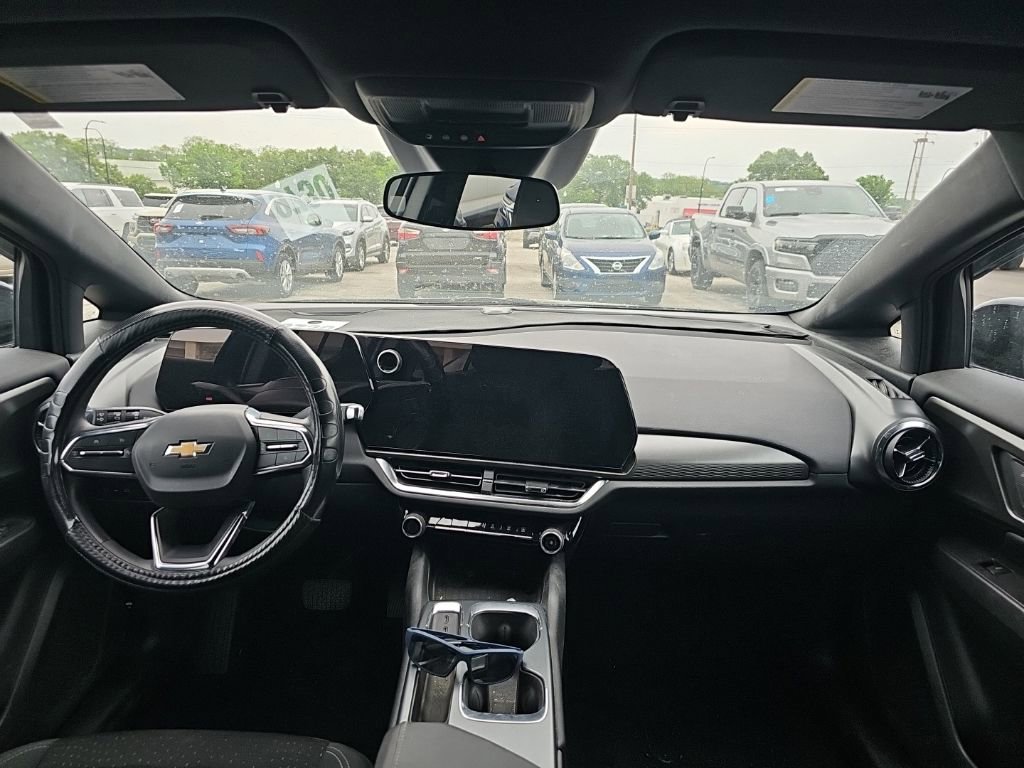 Used 2025 Chevrolet Equinox EV LT FWD image 6