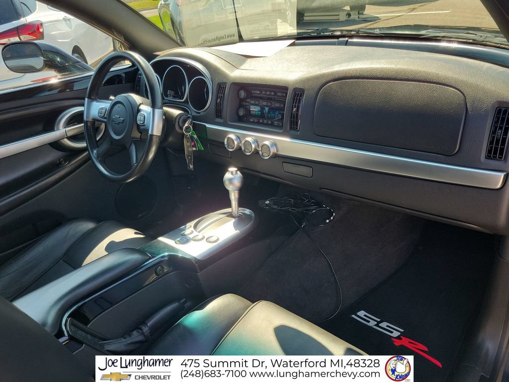 Used 2004 Chevrolet SSR RWD image 24