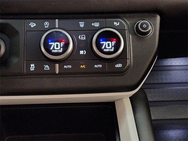 Used 2025 Land Rover Defender 110 S image 19