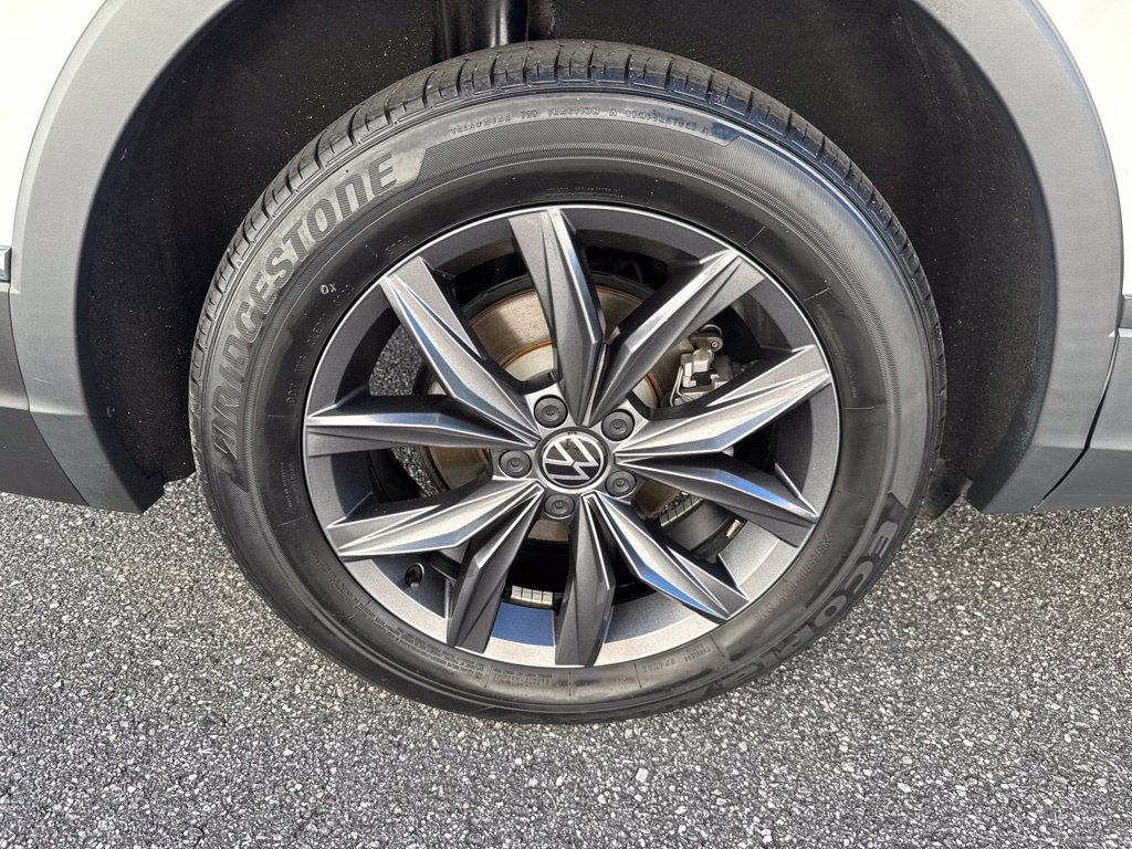 Used 2022 Volkswagen Tiguan SE FWD image 8