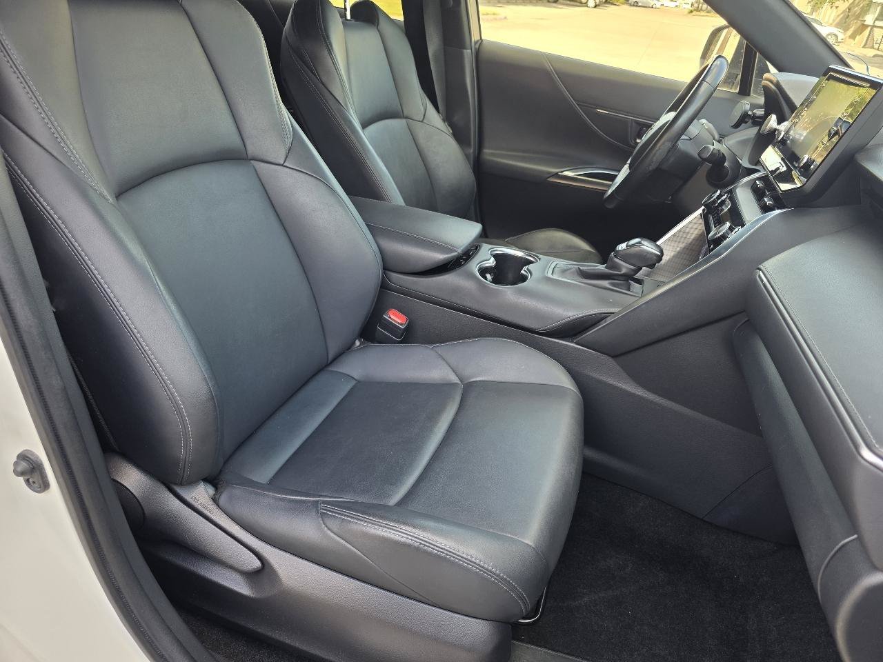 Used 2022 Toyota Venza XLE AWD/4WD image 40