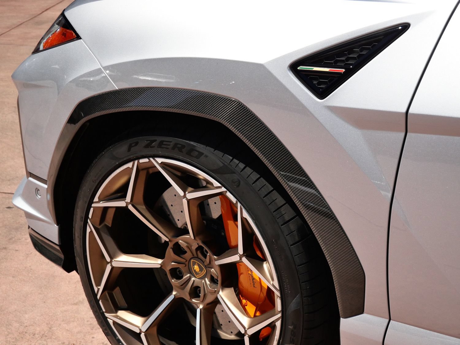 Used 2024 Lamborghini Urus Performante AWD/4WD image 31