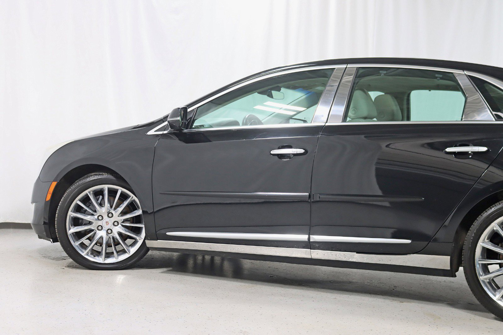 Used 2015 Cadillac XTS Platinum image 11