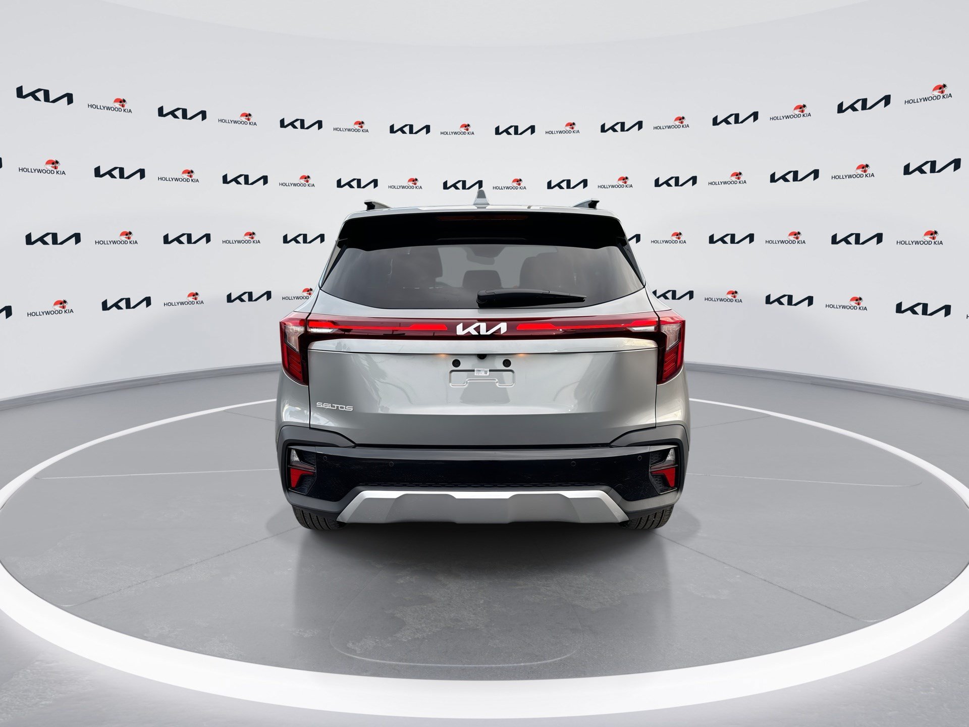 Used 2025 Kia Seltos EX FWD image 7
