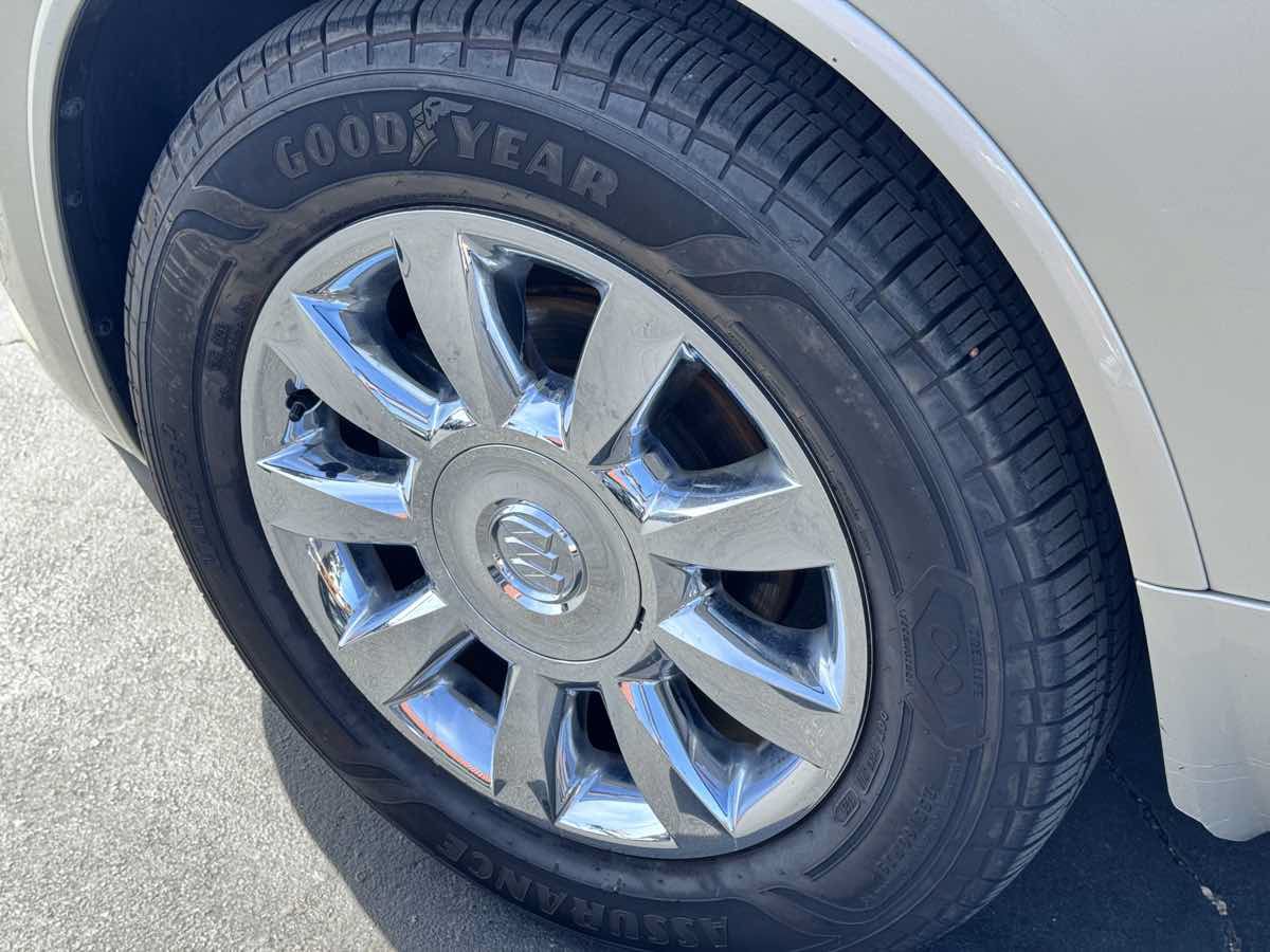 Used 2015 Buick Enclave Leather FWD image 21