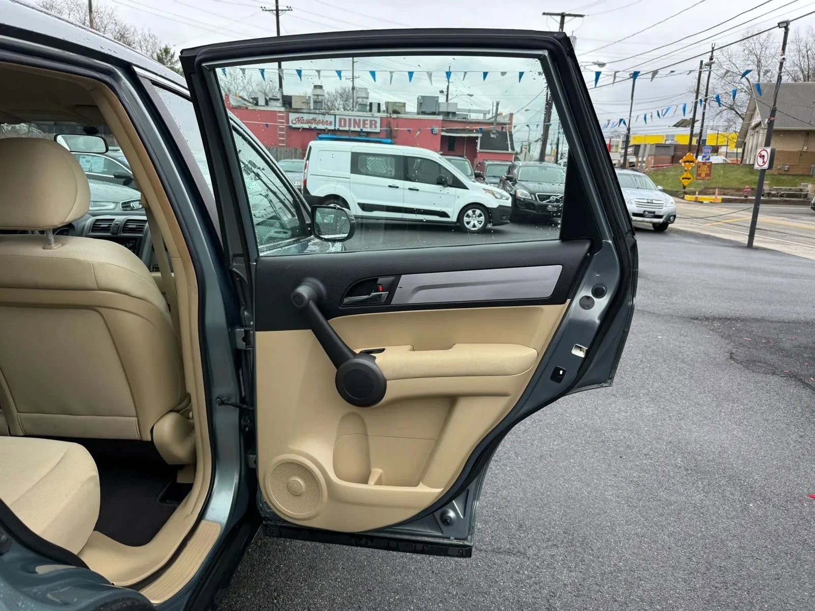 Used 2011 Honda CR-V LX image 38