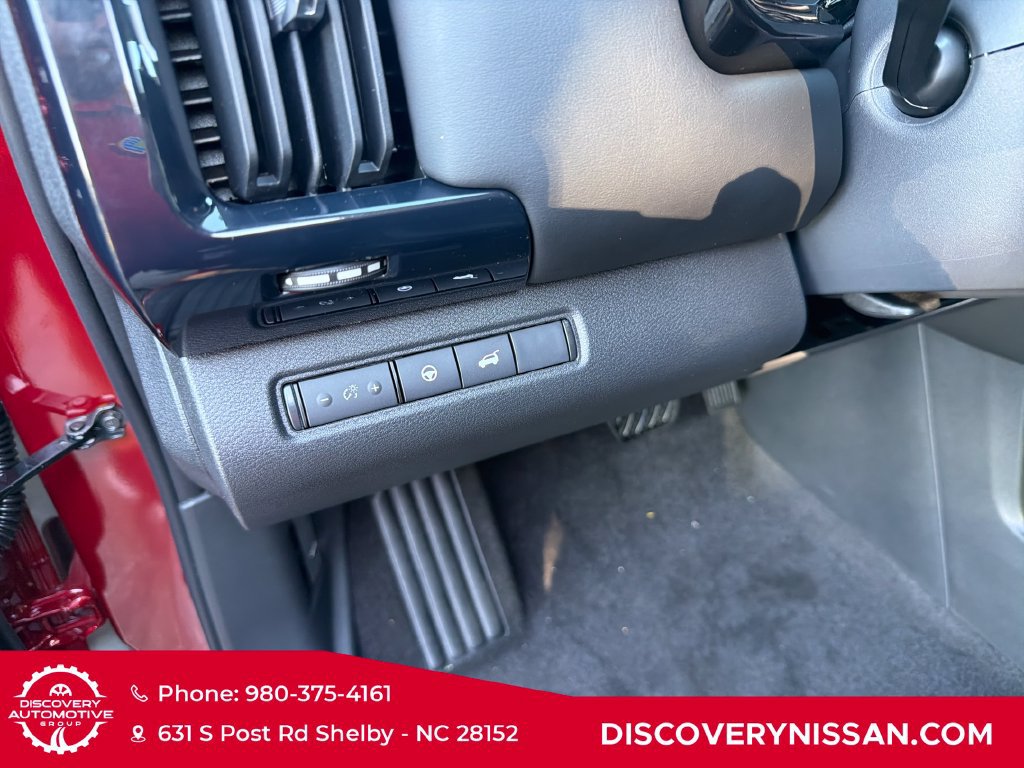 New 2026 Nissan Pathfinder SV w/ SV Premium Package FWD image 14