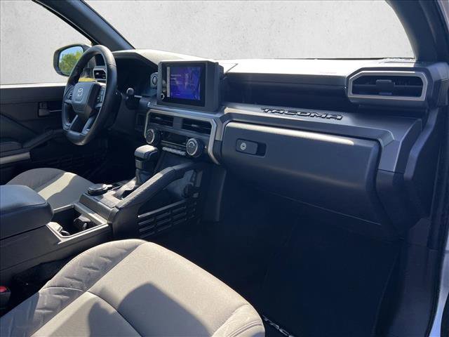 Certified 2024 Toyota Tacoma SR5 AWD/4WD image 22