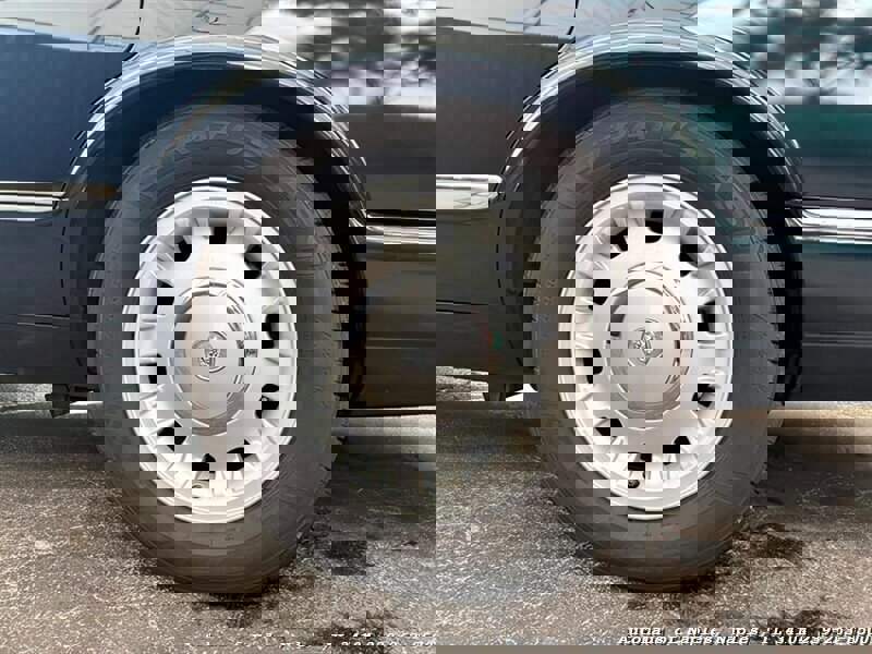 Used 1999 Jaguar XJ8 L image 12