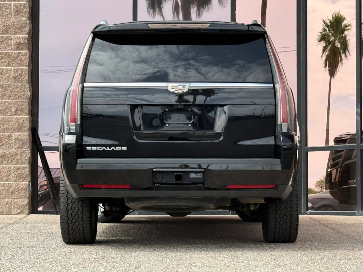 Used 2018 Cadillac Escalade Luxury AWD/4WD image 10