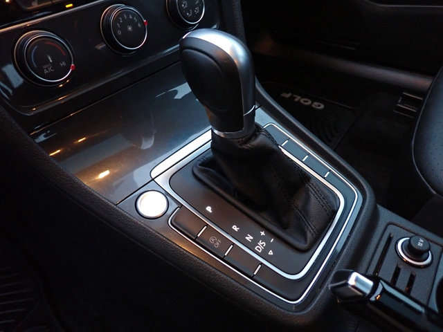 Used 2019 Volkswagen Golf SE w/ Driver Assistance Package image 28