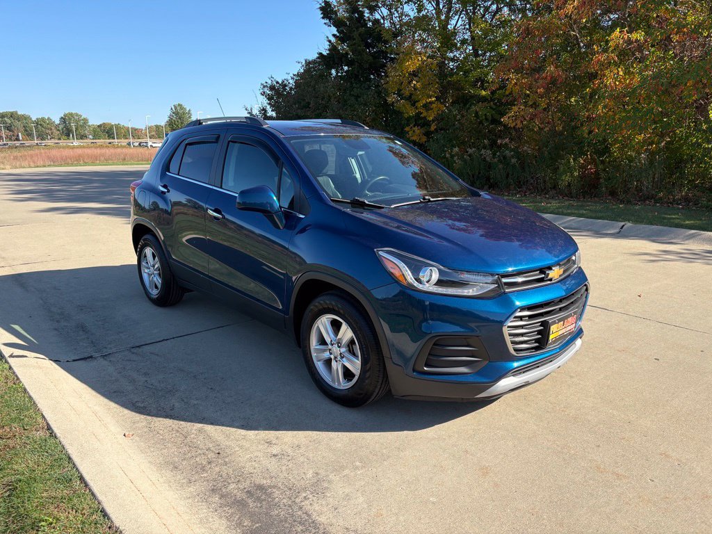 Used 2019 Chevrolet Trax LT w/ LT Convenience Package FWD image 11