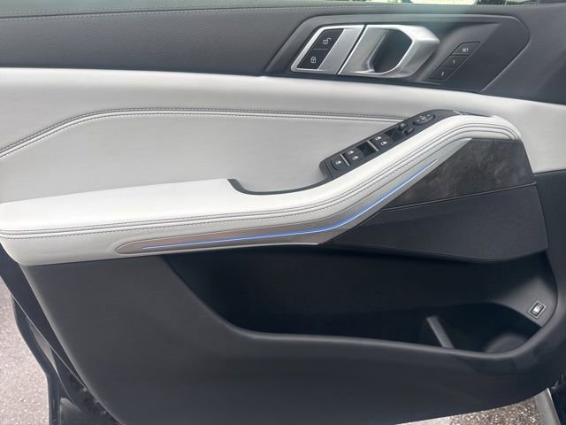 Used 2023 BMW X5 xDrive45e w/ M Sport Package image 10