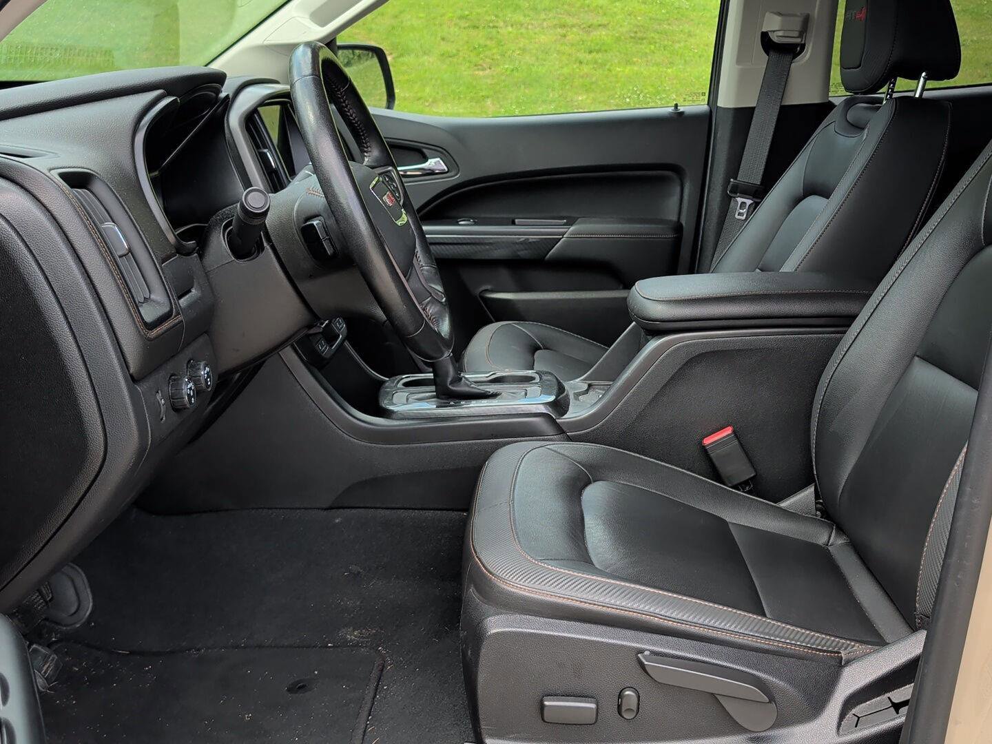 Used 2021 GMC Canyon AT4 w/ Driver Alert Package AWD/4WD image 12