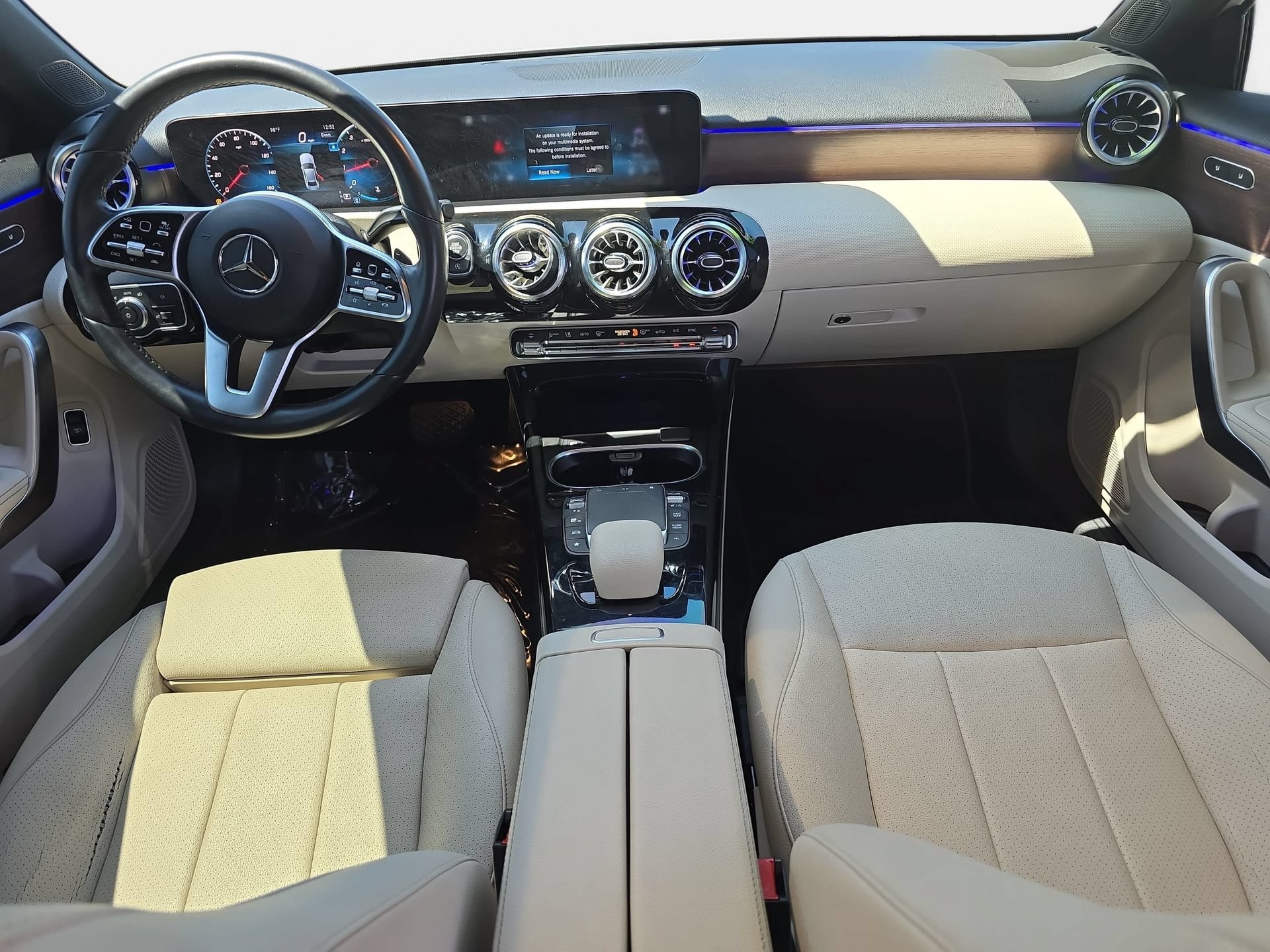 Used 2022 Mercedes-Benz A 220 4MATIC image 9