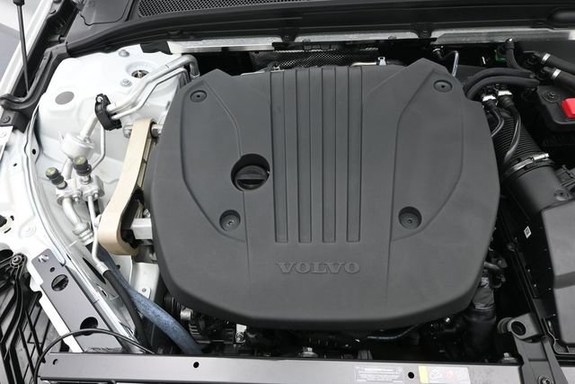 Used 2025 Volvo S60 B5 Plus FWD image 34