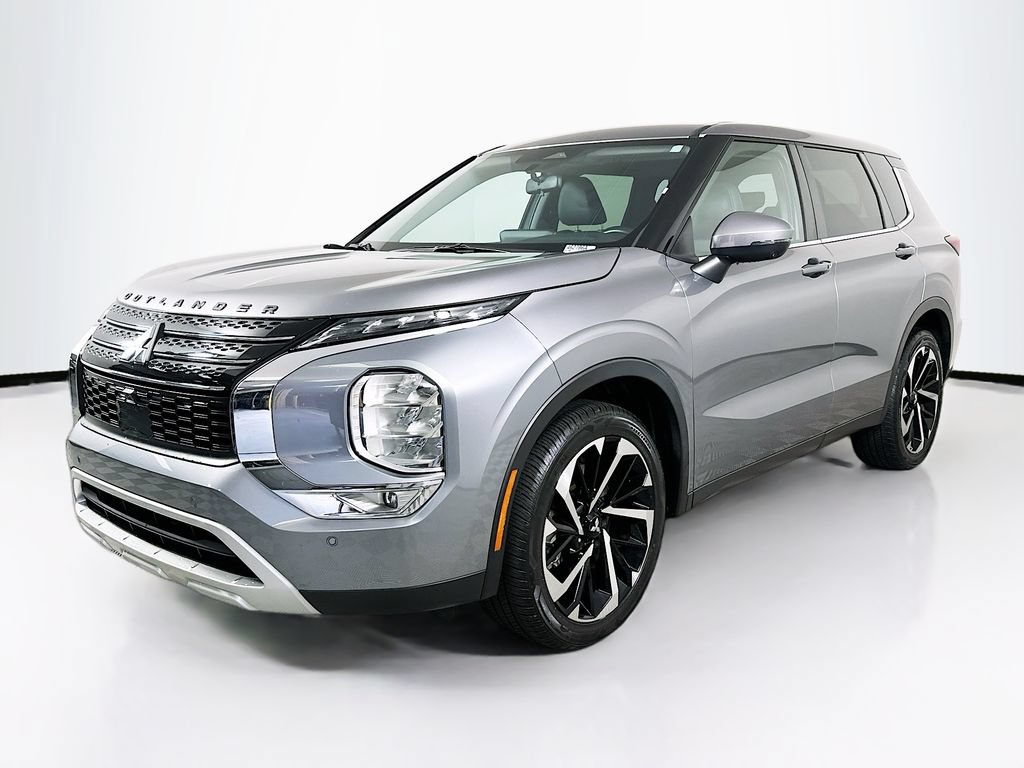 Used 2023 Mitsubishi Outlander SE