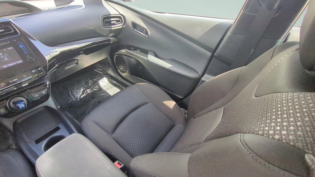 Used 2019 Toyota Prius LE image 20