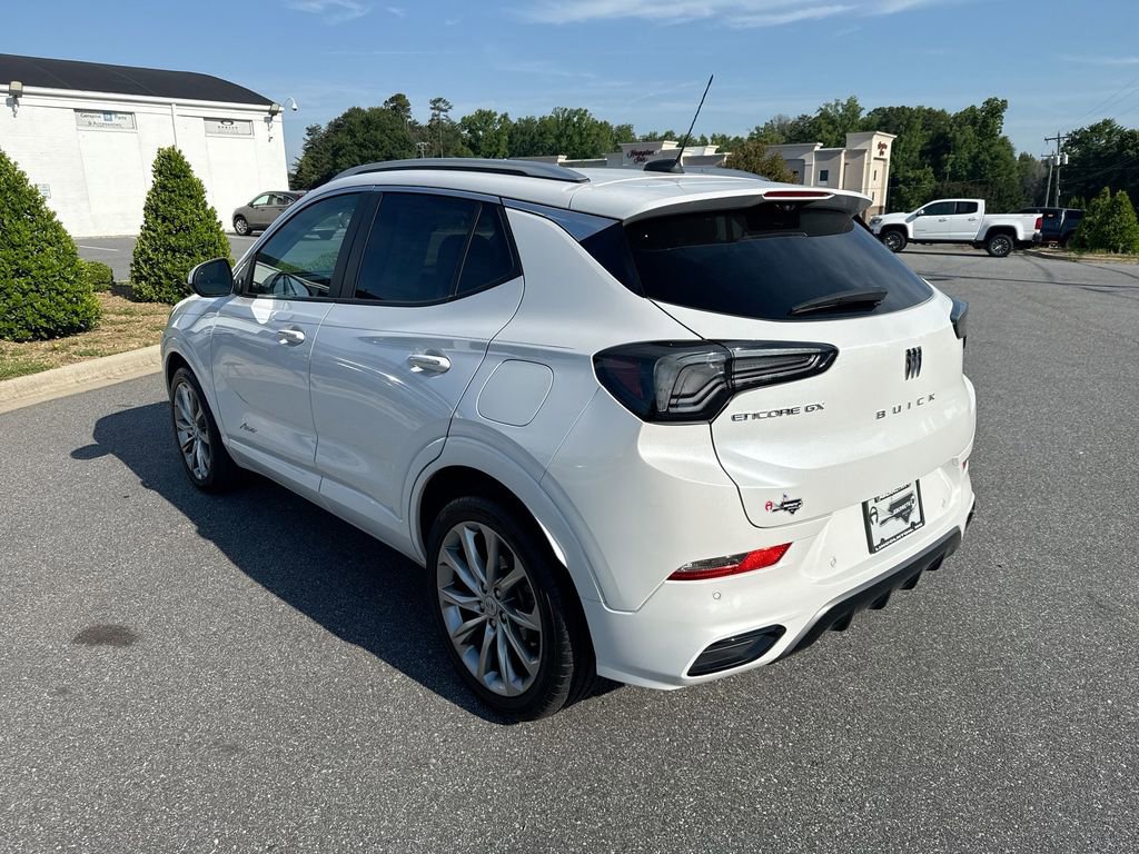 Used 2025 Buick Encore GX Avenir w/ Avenir Technology Package FWD image 5